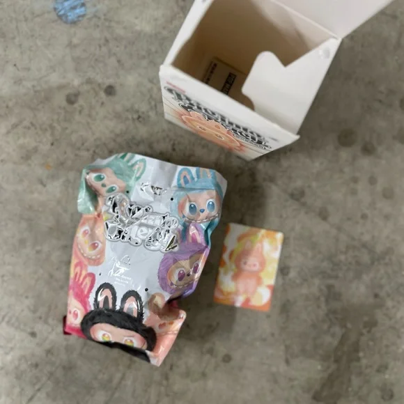 Labubu • Big Into Energy • Happiness - Picture 3 of 6